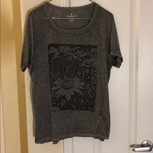 American Eagle t shirt